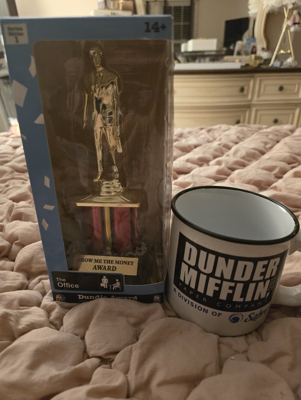 The Office Dundie Award And Mug Set